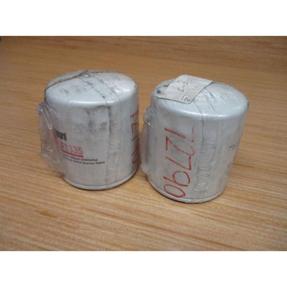 Fleetguard LF3335 Oil Filter (Pack of 2) - New No Box