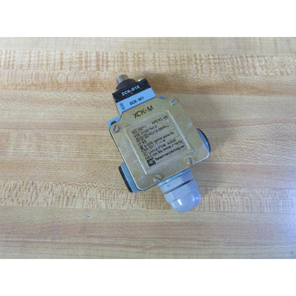 Telemecanique XCKM Limit Switch ZCKM1 Head And Body Only - Used Telemecanique XCKM Limit Switch ZCKM1 Head And Body Only - Used