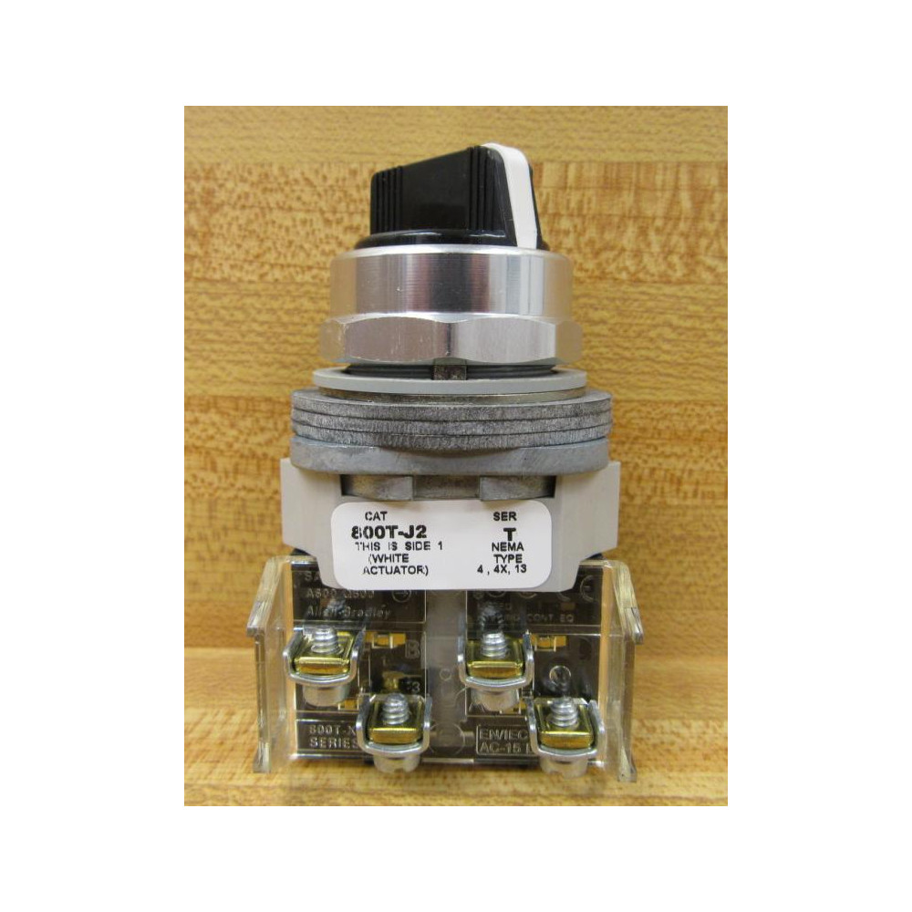 Allen Bradley 800T-J2A Selector Switch 800TJ2A Ser T, W800T-XA - New No Box