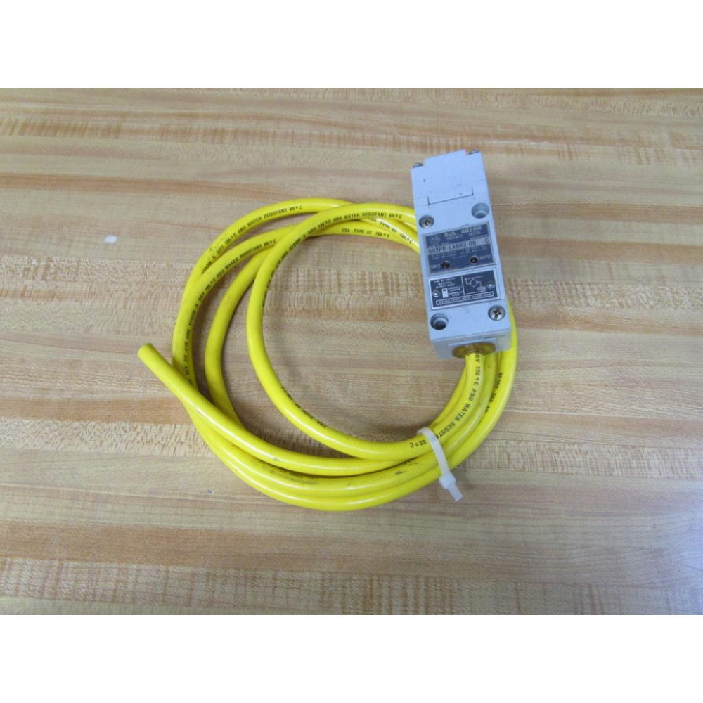 Allen Bradley 802PR-LABR2-08 Proximity Switch 802PRLABR208 - Used