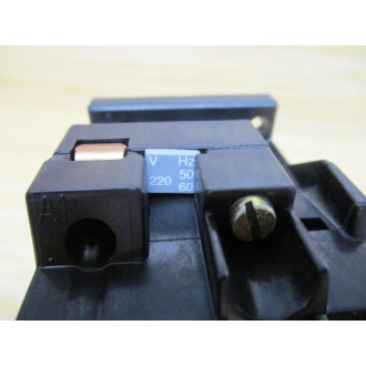 Siemens 3TH8022-0A Relay 3TH80220A 220V - Used