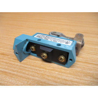 Micro Switch BZE6-2RQ2 Limit Switch BZE62RQ2 Operator Only - Used