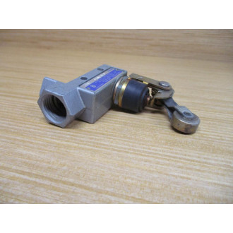 Micro Switch BZV6-RN2X1 Limit Switch BZV6RN2X1 WO Base - Used