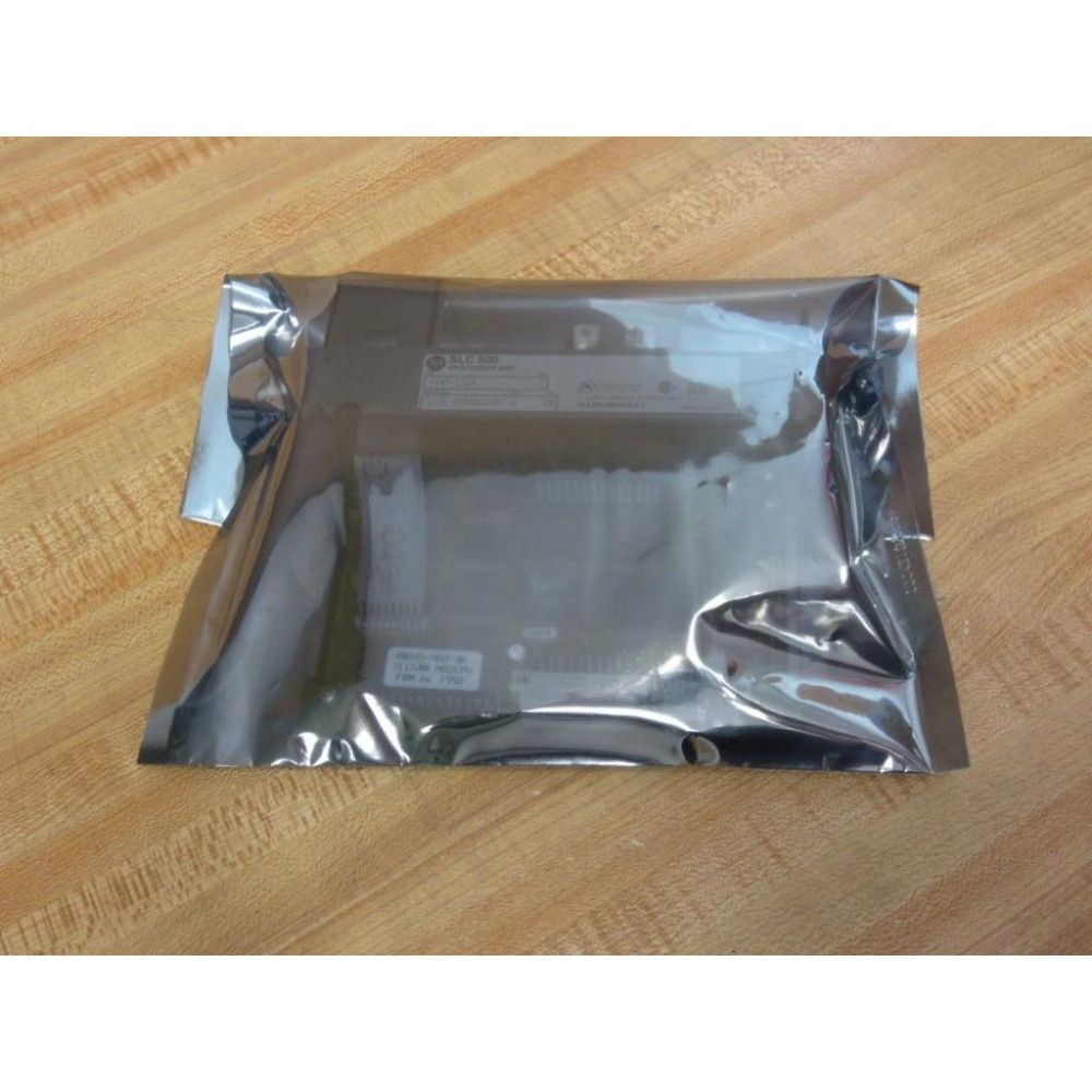 Allen Bradley 1747-L524 SLC502 CPU 1747L524 Ser.C Frn.6 Broken Latch - Used Allen Bradley 1747-L524 SLC502 CPU 1747L524 Ser.C Frn.6 Broken Latch - Used