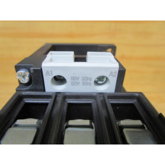 Siemens 3RT1034-1AK60 Power Contactor 3RT10341AK60 Chipped Coil Cover - Used