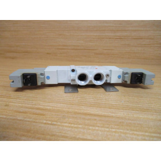 SMC SY7420-5DZ-02T Solenoid Valve SY74205DZ02T W Bracket - Used