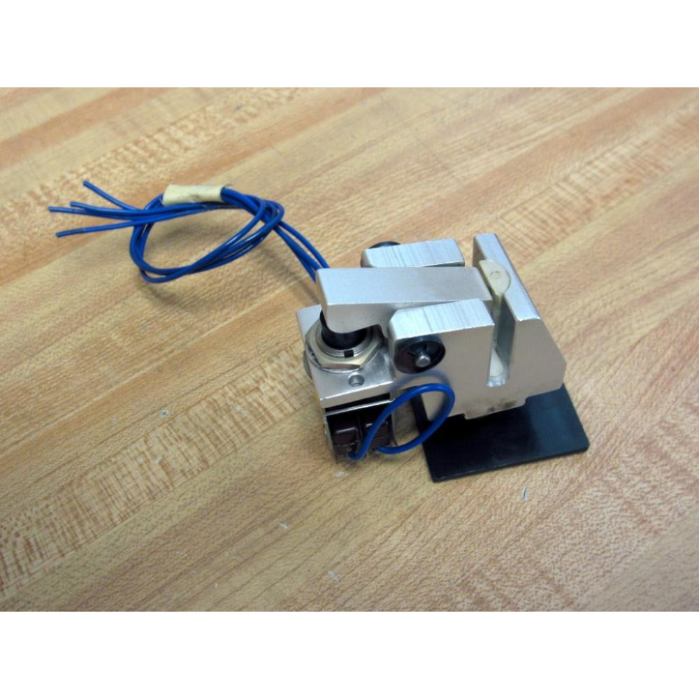 Micro Switch 2PB11-T2 Pushbutton Switch Unit 2PB11T2 - Used