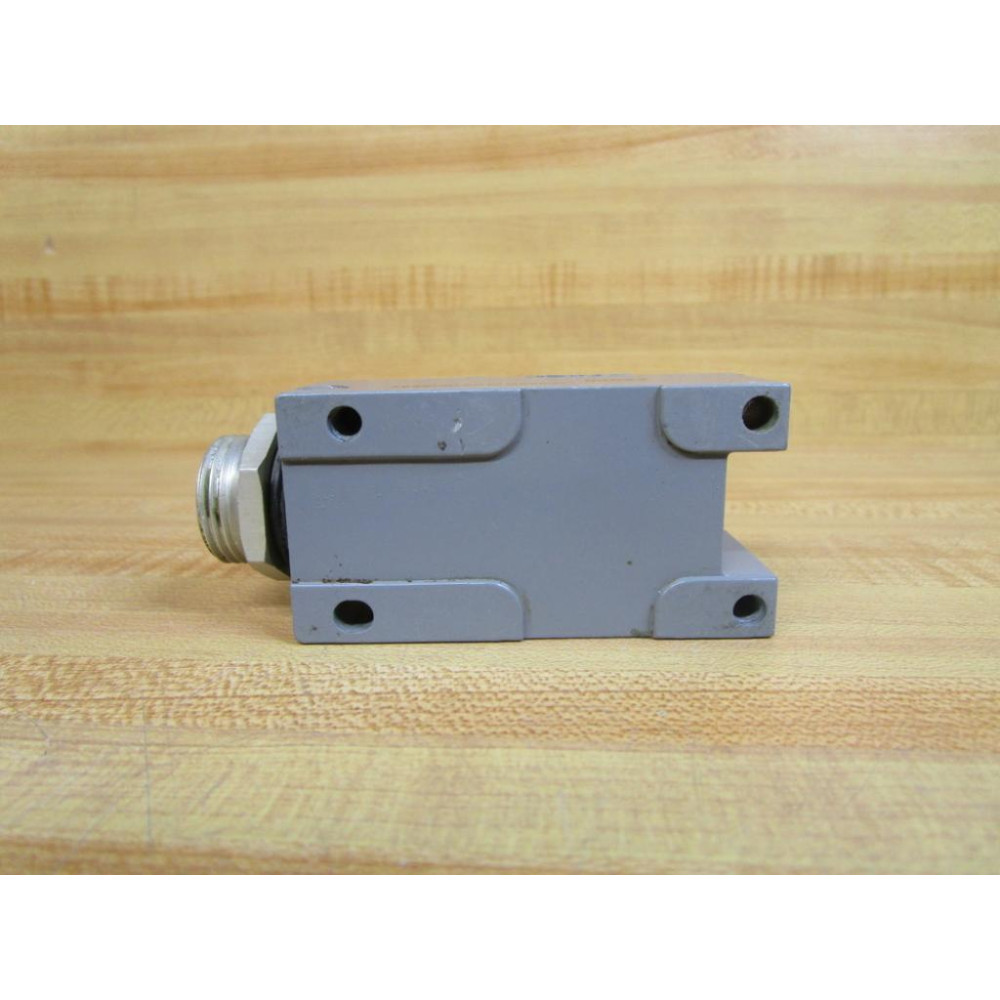 Cutler Hammer E51SCL6PC-R Photoelectric Sensor Body E51SCL6PCR Base - Used