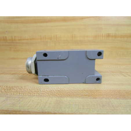 Cutler Hammer E51SCL6PC-R Photoelectric Sensor Body E51SCL6PCR Base - Used