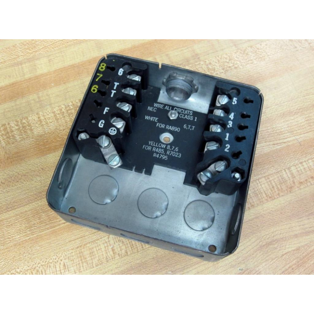 Honeywell Q270A-1024 Wiring Mounting Base Q270A1024 - Used