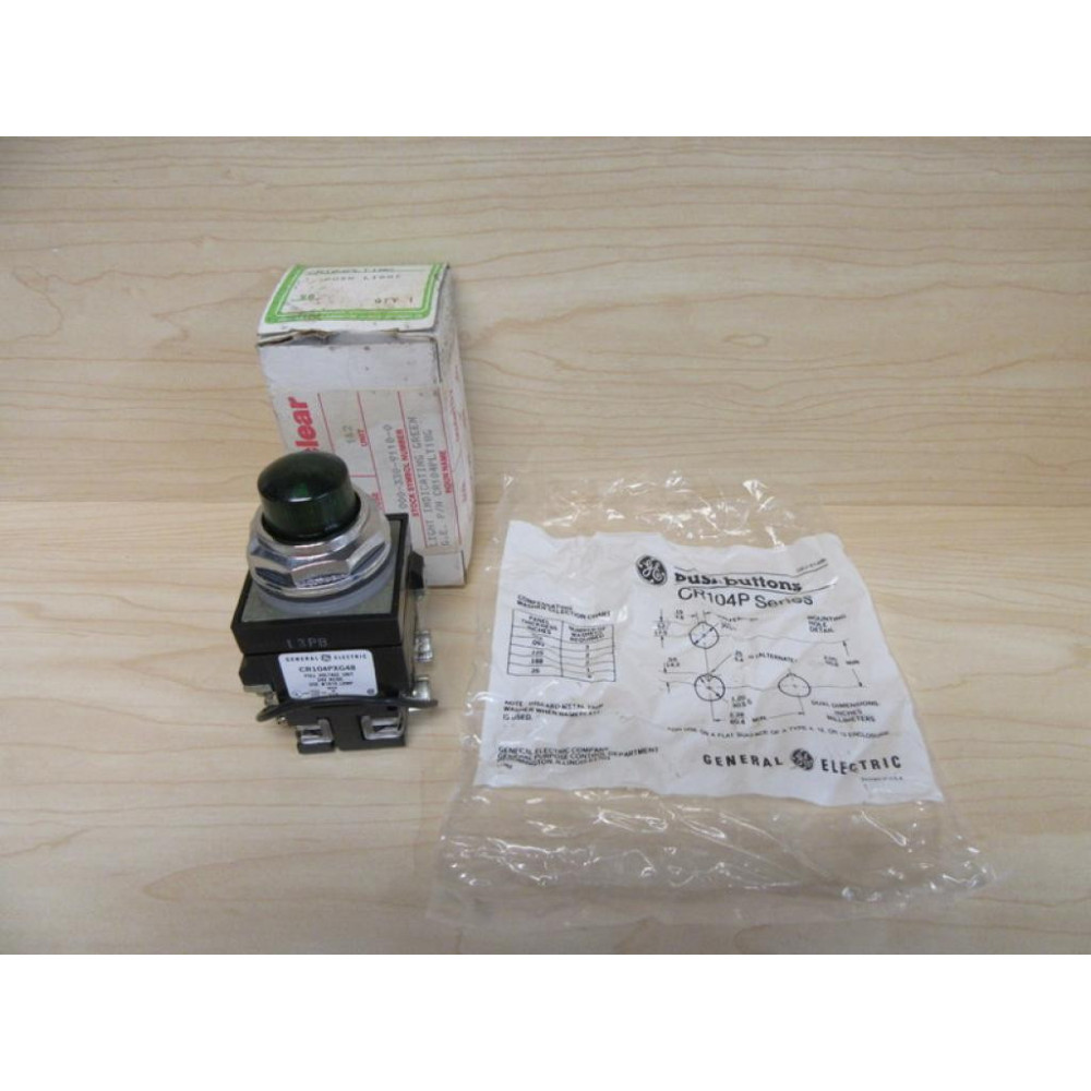 General Electric CR104PLT18G Green Push Button