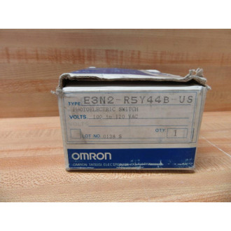 Omron E3N2-R5Y44B-US Photoelectric Switch E3N2R5Y44BUS - New No Box