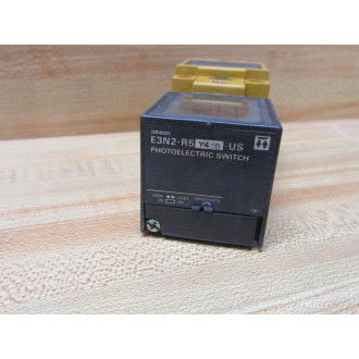 Omron E3N2-R5Y44B-US Photoelectric Switch E3N2R5Y44BUS - New No Box