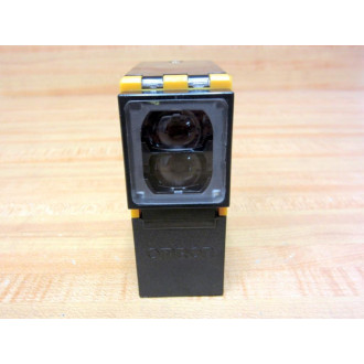 Omron E3B2-D2M4-US-N Photoelectric Switch E3B2D2M4USN - New No Box