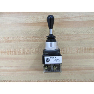 Allen Bradley 800T-T2H3 Toggle Switch 800TT2H3 W800T-XD2 (2) - Used