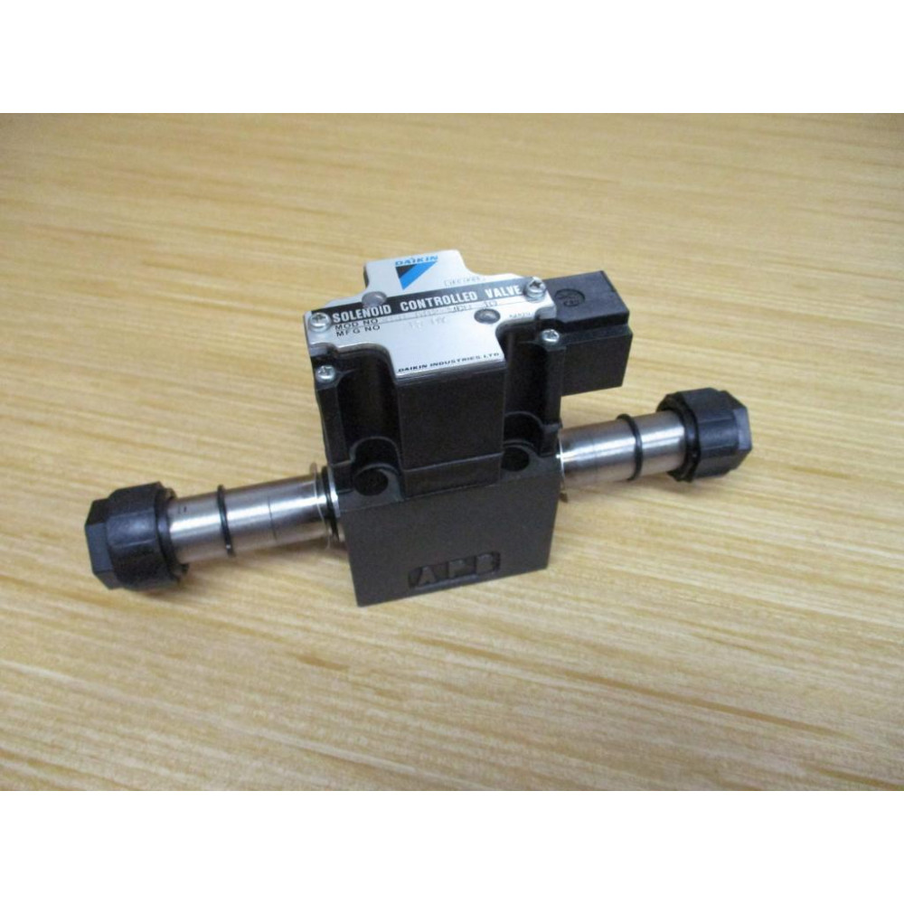 Daikin KSO-G02-3CB-10 Solenoid Valve KSOG023CB10 WO Coils - New No Box