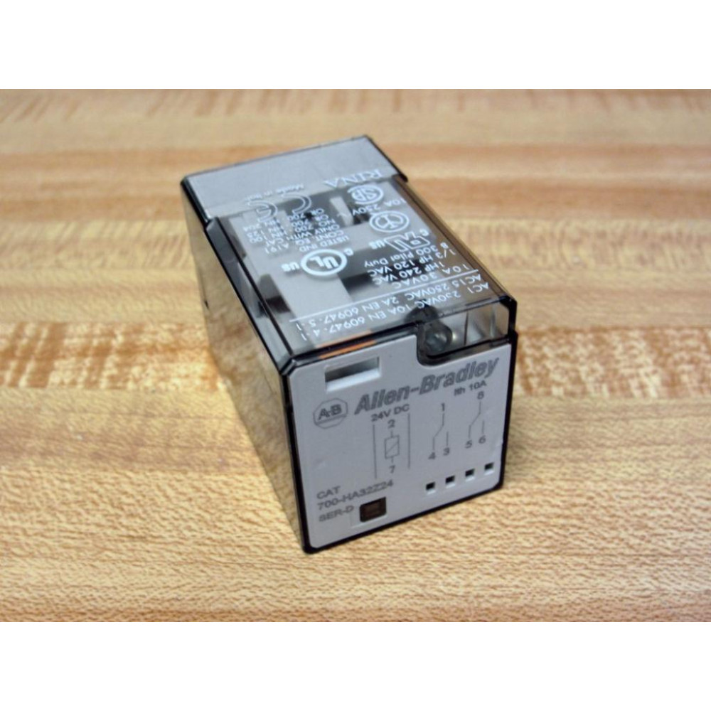 Allen Bradley 700-HA32Z24-24VDC Relay 700-HA32Z24-24V DC Ser.D - New No Box