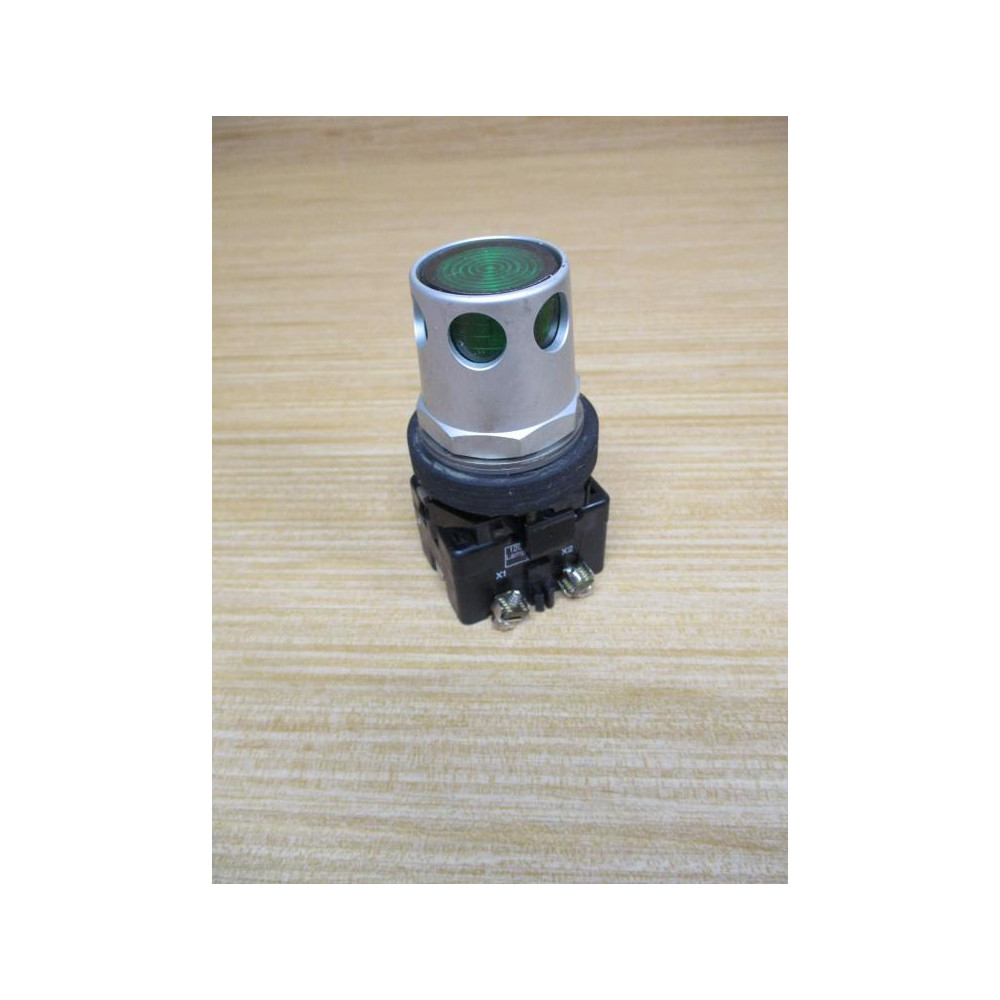 Cutler Hammer HT8GDGF7 Eaton Illuminated Push Button - New No Box