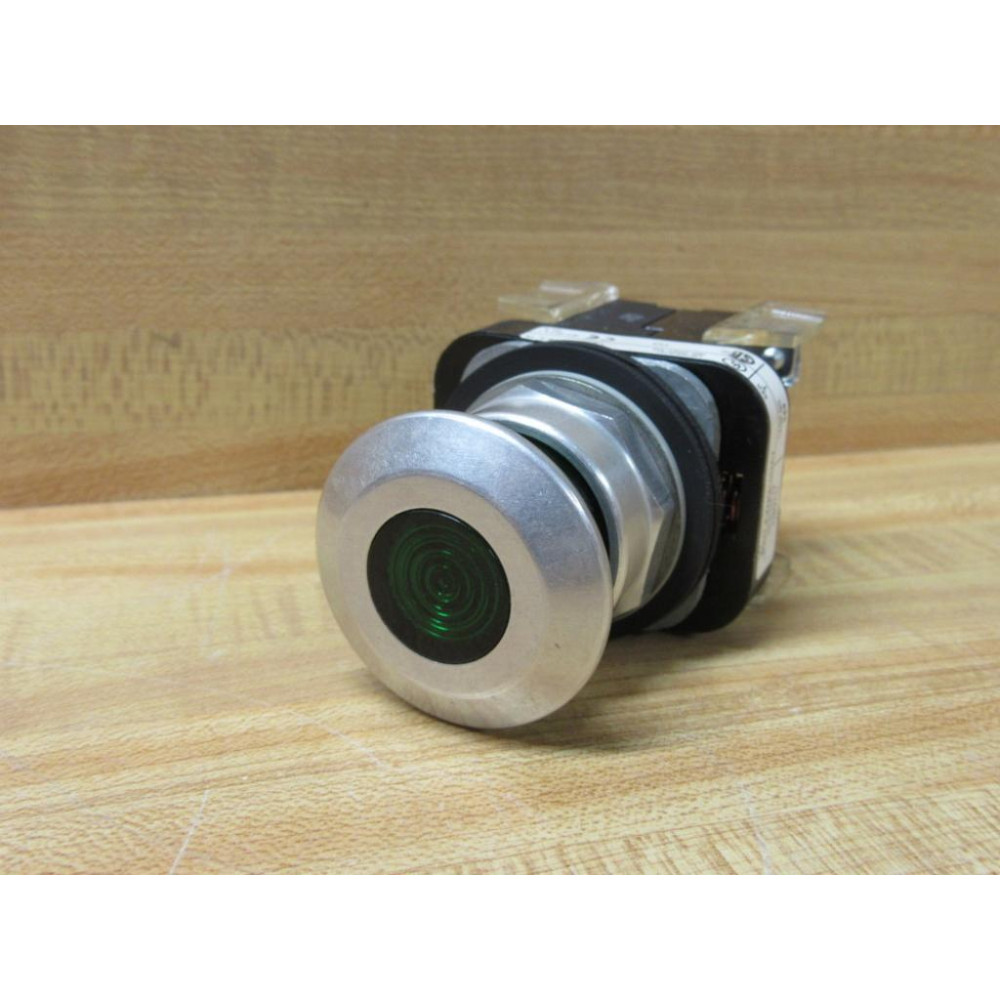 Allen Bradley 800T-FXNQ10GA7 Illum Switch W800T-XA7 & Blank - New No Box Allen Bradley 800T-FXNQ10GA7 Illum Switch W800T-XA7 & Blank - New No Box