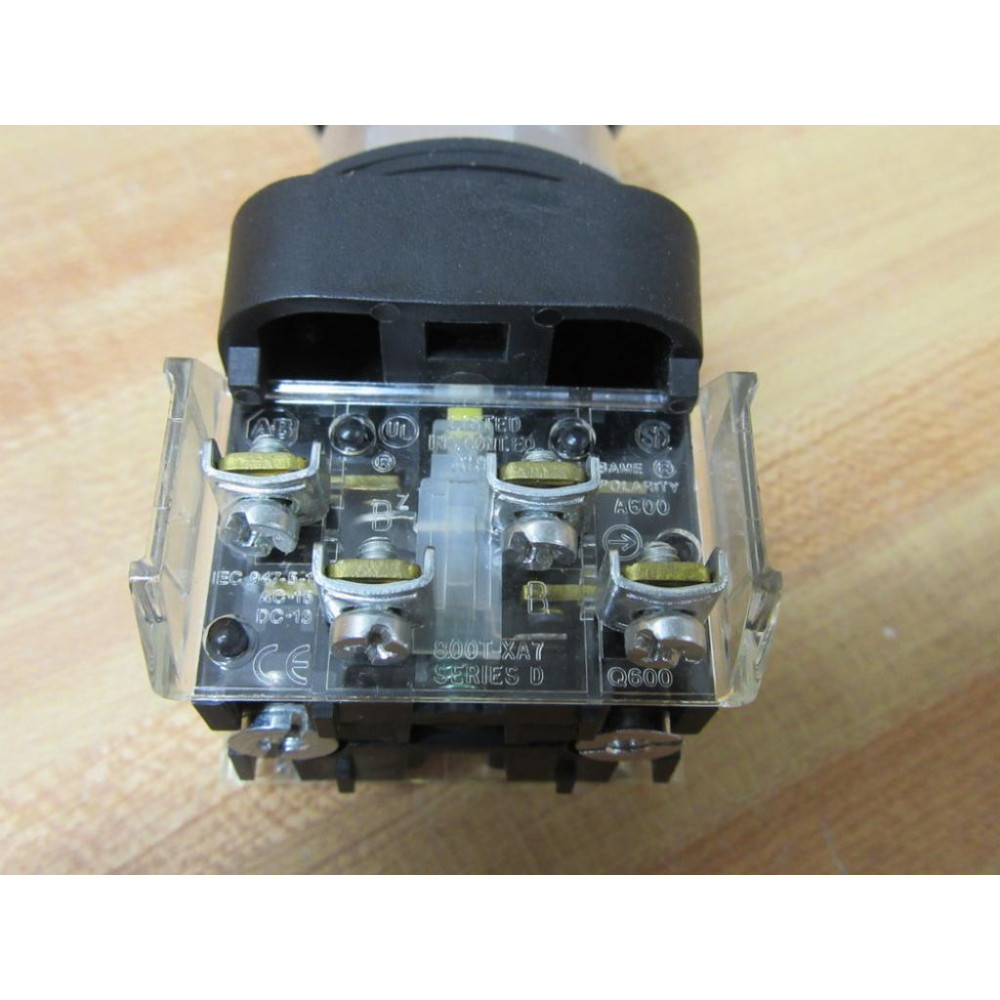 Allen Bradley 800T-FXNQ10GA7 Illum Switch W800T-XA7 & Blank - New No Box
