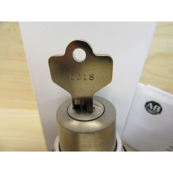 Allen Bradley 800T-H33A4 Selector Switch