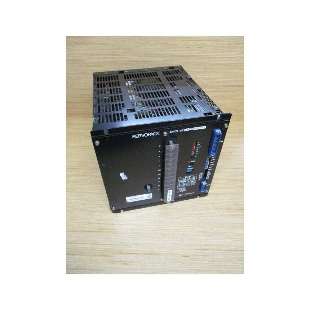 Yaskawa CACR-SR44BC1CSY349 Servopack Servo Drive Cracked Terminal Cover - Used Yaskawa CACR-SR44BC1CSY349 Servopack Servo Drive Cracked Terminal Cover - Used