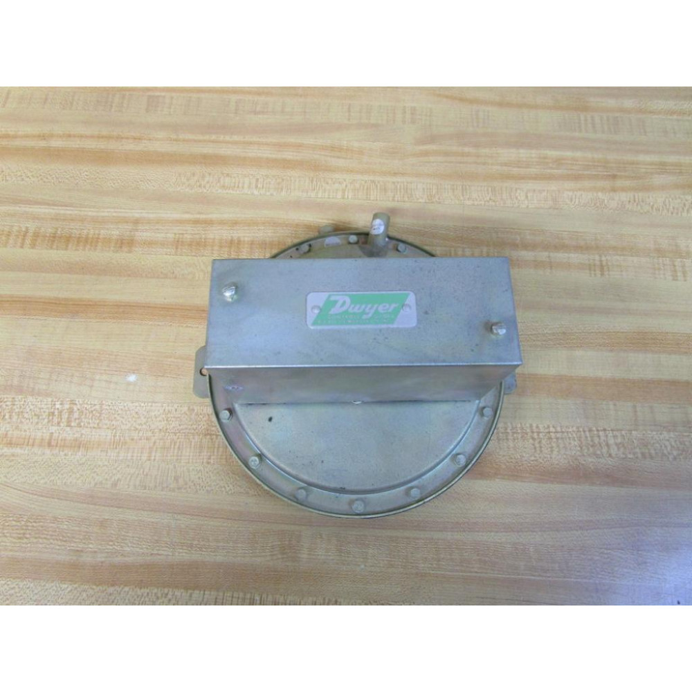 Dwyer 1626-1 Differential Pressure Switch 16261 - New No Box Dwyer 1626-1 Differential Pressure Switch 16261 - New No Box