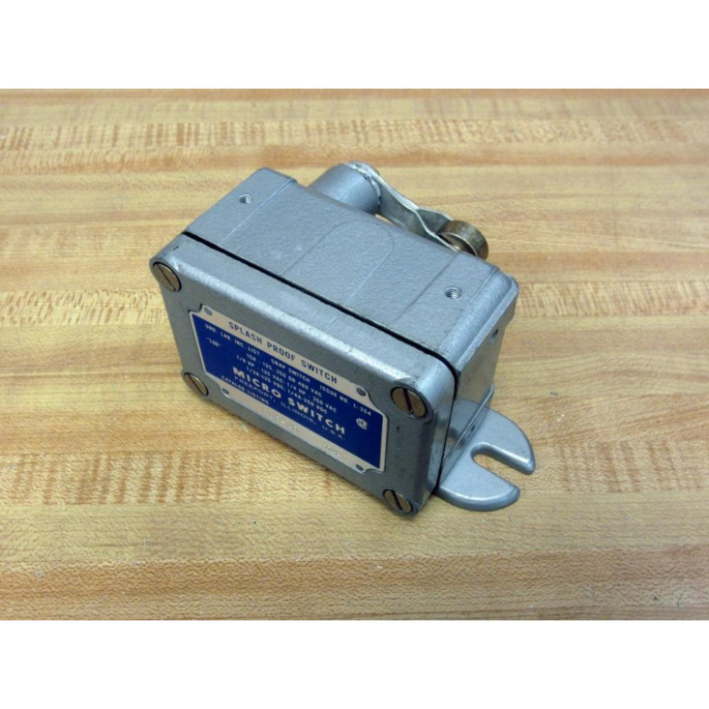 Micro Switch OP-AR Honeywell Limit Switch 0P-AR Bracket Mounted - New No Box