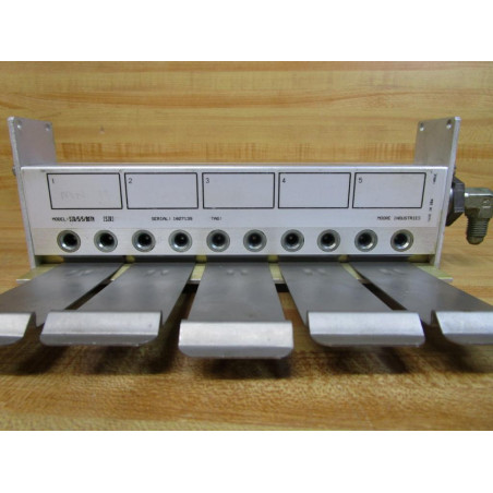 Moore Medical Container Rack Moore Industries SIR55BOTM DIN Rack SIR55BOTM - Used