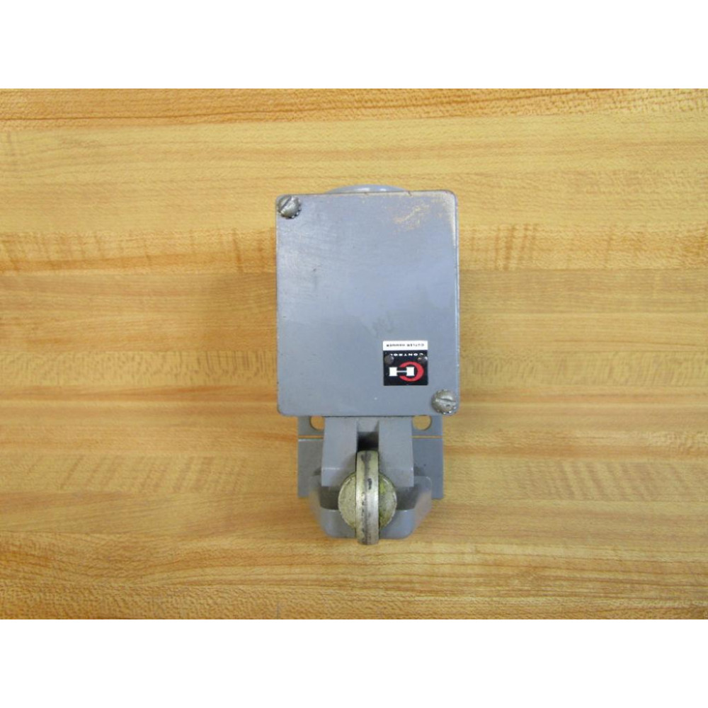 Cutler Hammer 10316H10D Limit Switch WRoller Arm - New No Box
