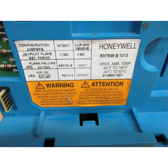 Honeywell RM7895 B 1013 Burner Control RM7895B1013 WO Dust Cover - Used