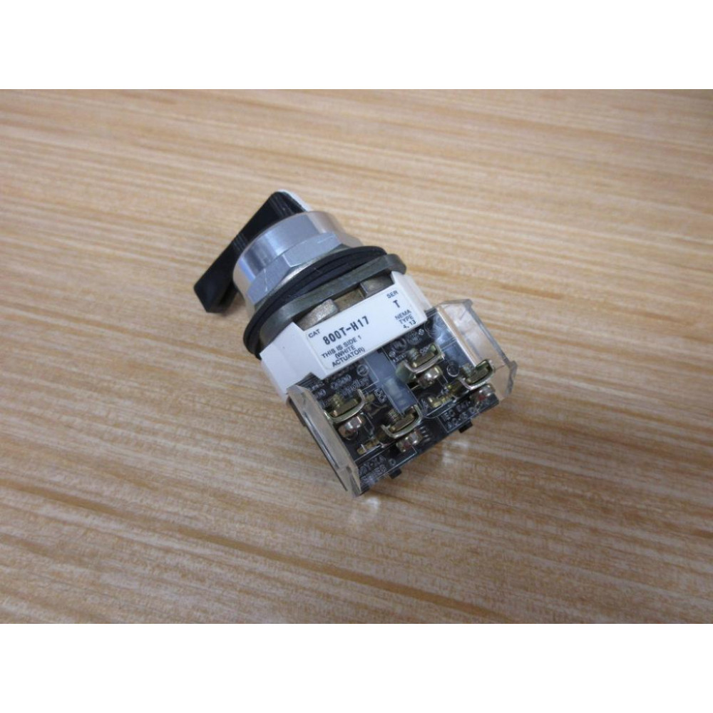 Allen Bradley 800T-H17A Selector Switch W 800T-XA - New No Box