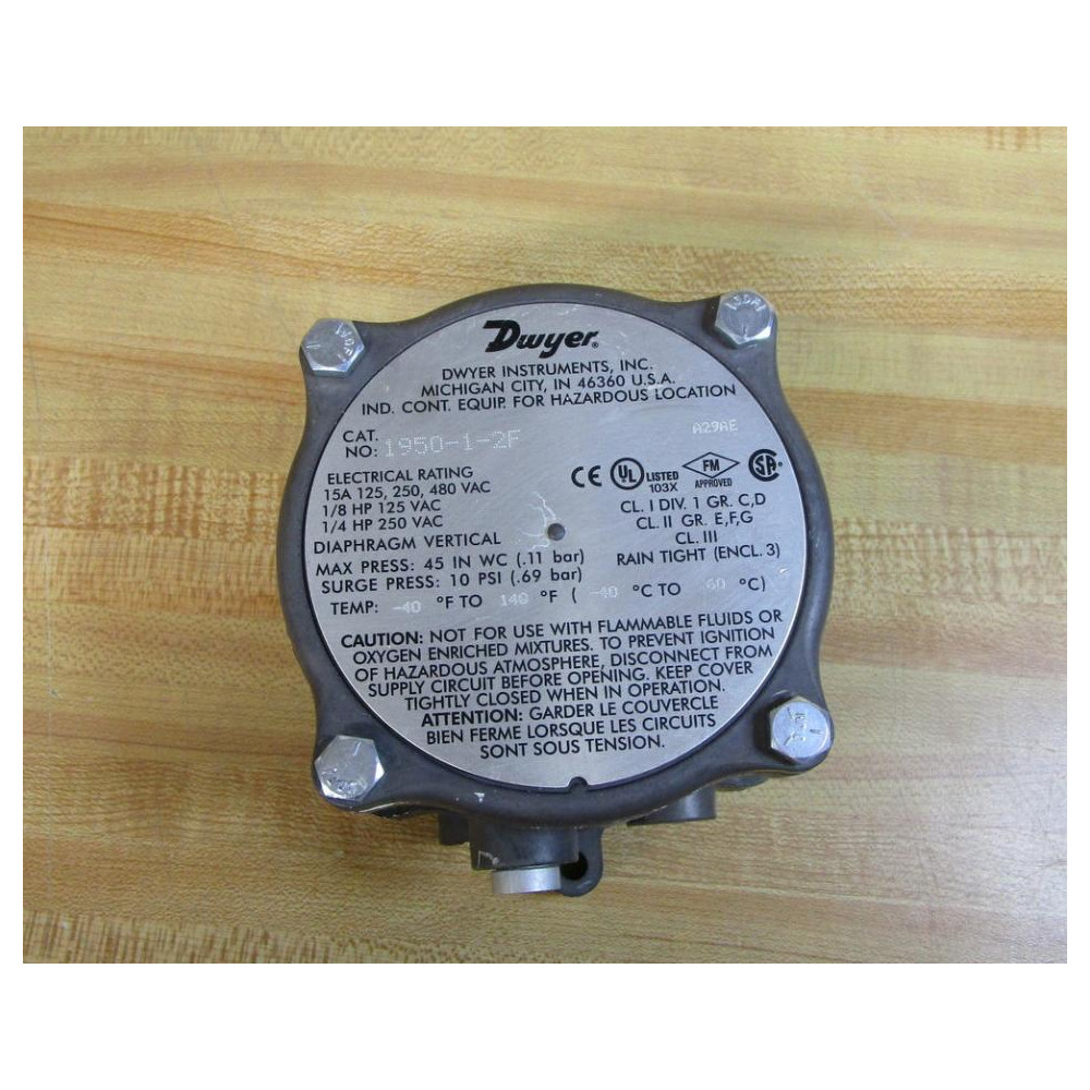 Dwyer 1950-1-2F Explosion Proof Pressure Switch - Used