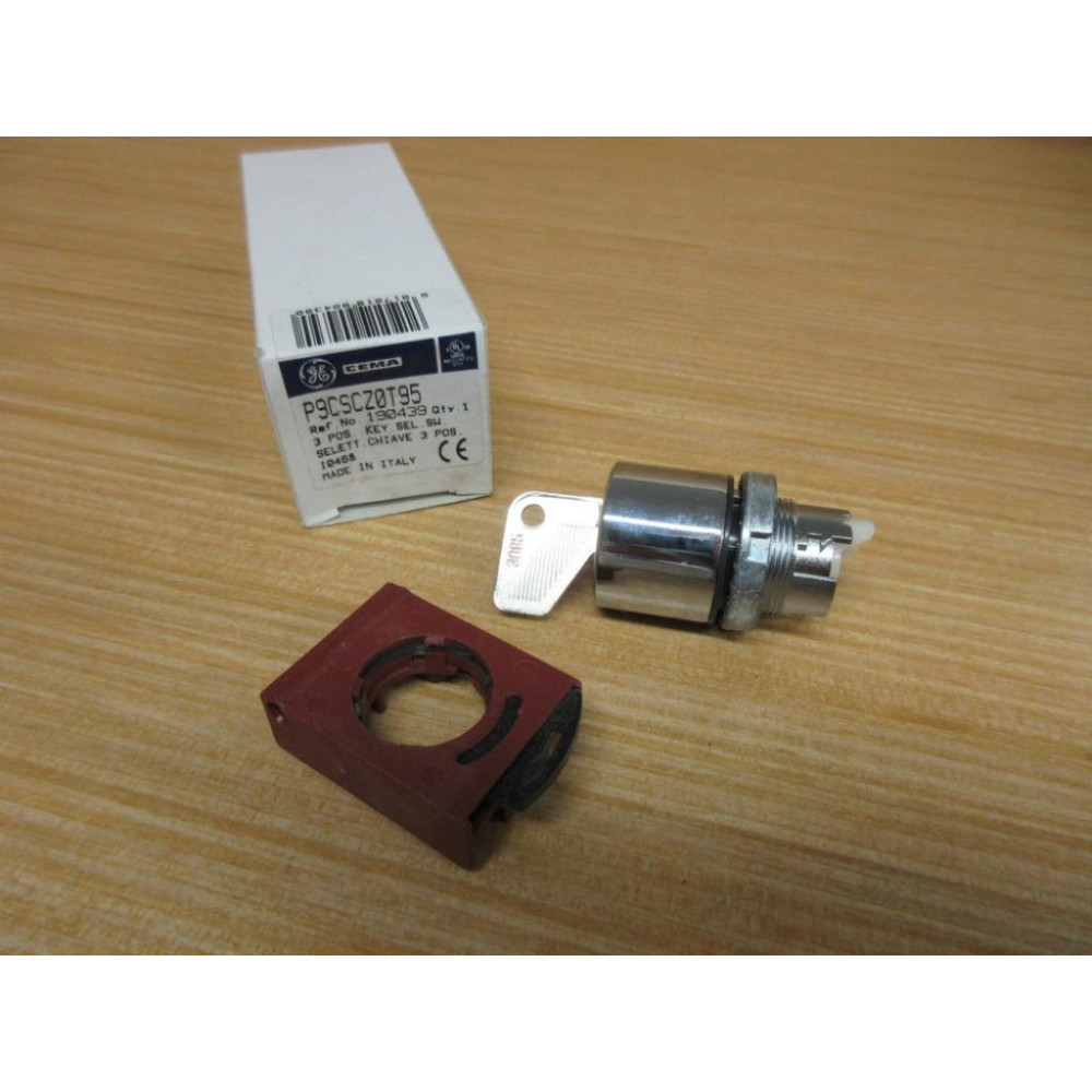 General Electric P9CSCZ0T95 GE Keyed Selector Switch