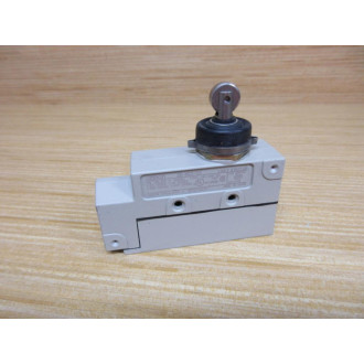 Omron ZE-N22-2S Limit Switch ZEN222S - New No Box