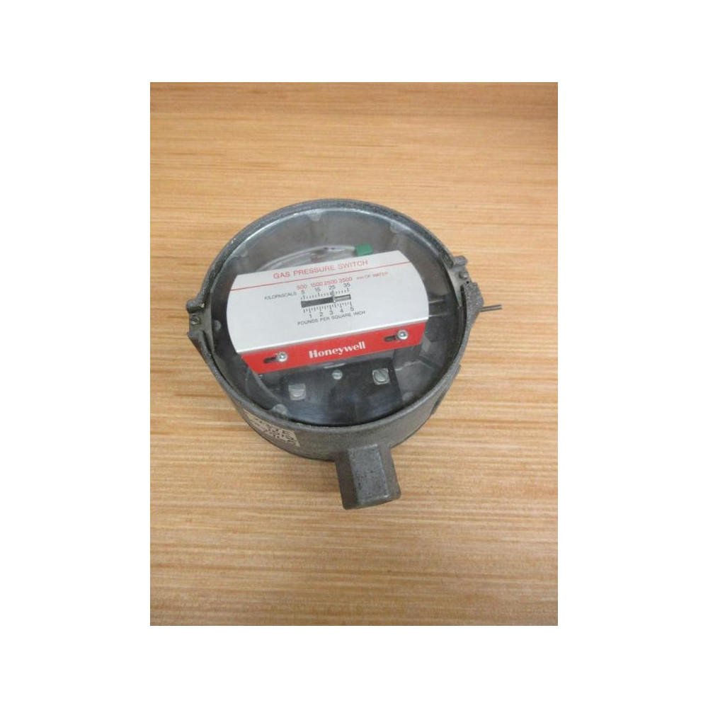 Honeywell C437E 1012 Gas Pressure Switch C437E-1012 - Used Honeywell C437E 1012 Gas Pressure Switch C437E-1012 - Used
