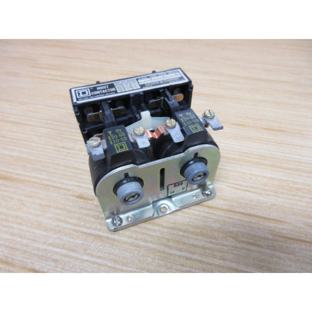 Square D 8965-R01S2 Hoist Contactor - New No Box Square D 8965-R01S2 Hoist Contactor - New No Box