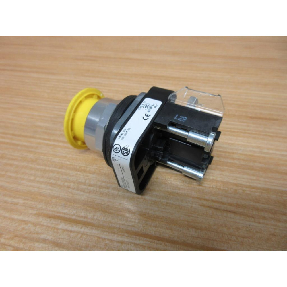 Allen Bradley 800T-FX9D2 Push Button W 800T-XD2 - New No Box Allen Bradley 800T-FX9D2 Push Button W 800T-XD2 - New No Box