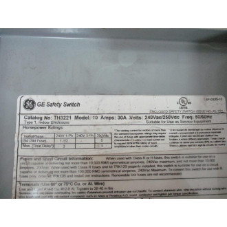 General Electric TH3221 Enclosed Safety Switch - Used
