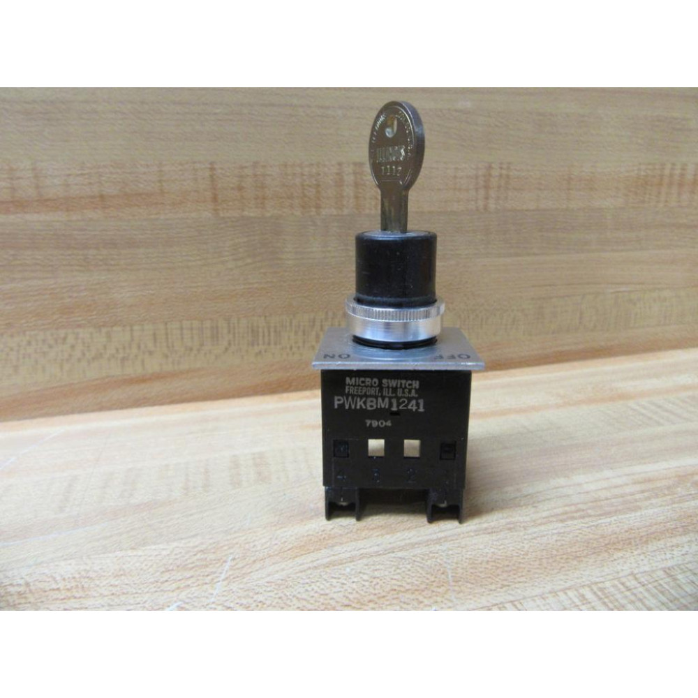 Micro Switch PWKBM1241 Keyed Selector Switch 2 Pos - Used