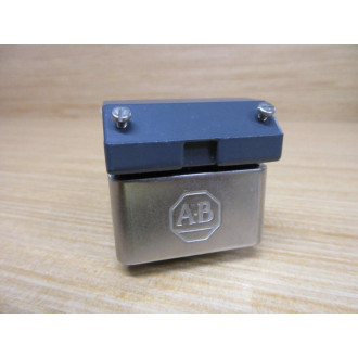 Allen Bradley 800H-WK4B Push Button W(2) 800T-XA
