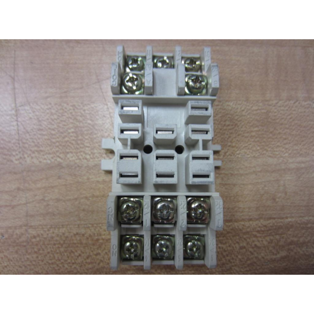 Allen Bradley 700-HN154 Relay Socket 700HN154 - Used Allen Bradley 700-HN154 Relay Socket 700HN154 - Used