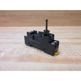 Omron P2RF-05 Relay Socket P2RF05 wClip - New No Box