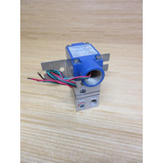 ControlAir 900X Electric To Pneumatic Transducer W Mounting Bracket - Used