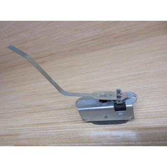 Cutler Hammer 10316H89A Eaton Precision Limit Switch W Lever & Mount - Used