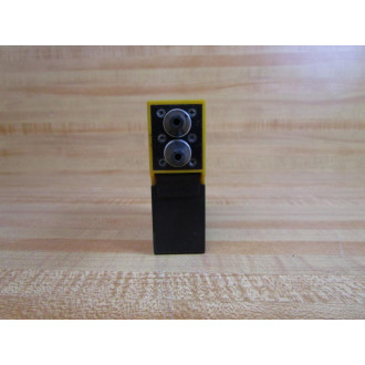 Omron E3A2-XCM4D Photoelectric Switch E3A2XCM4D WOut Mounting Bracket - Used