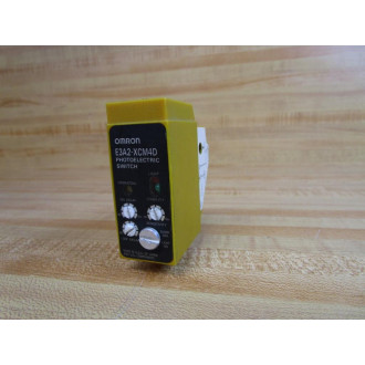 Omron E3A2-XCM4D Photoelectric Switch E3A2XCM4D WOut Black Connector - Used