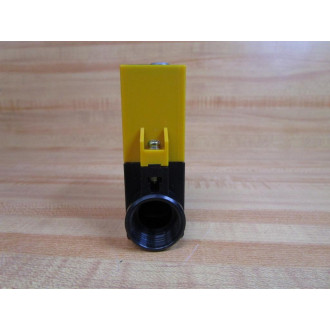 Omron E3A2-XCM4D Photoelectric Switch E3A2XCM4D WOut Bracket - New No Box