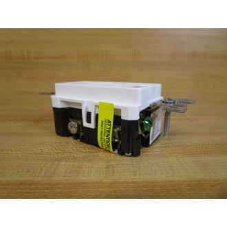 Leviton GFWT2-W Smartlock Pro Selftest GFCI Outlet GFWT2W