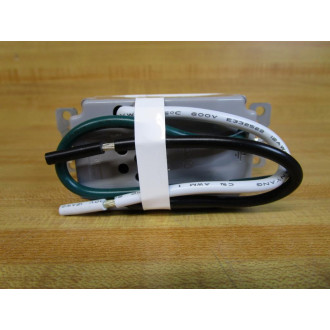 Eaton TR7756W-BOX USB Charger WDuplex Receptacle TR7756